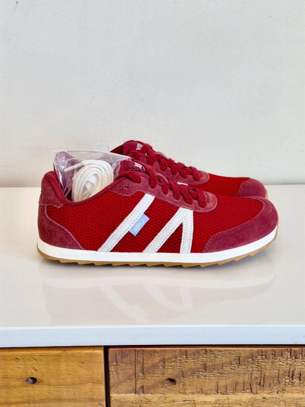 Women's Xero® Wynn – Retro Mesh Sneaker Red/ White Size 7